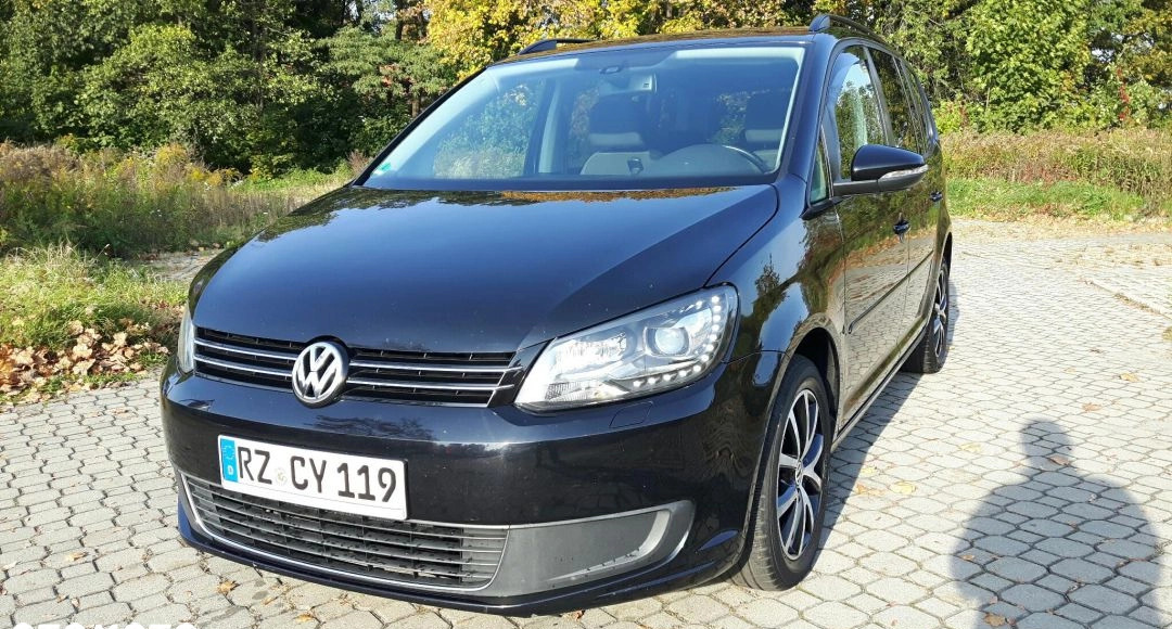 Volkswagen Touran cena 36800 przebieg: 240000, rok produkcji 2011 z Bytom małe 436